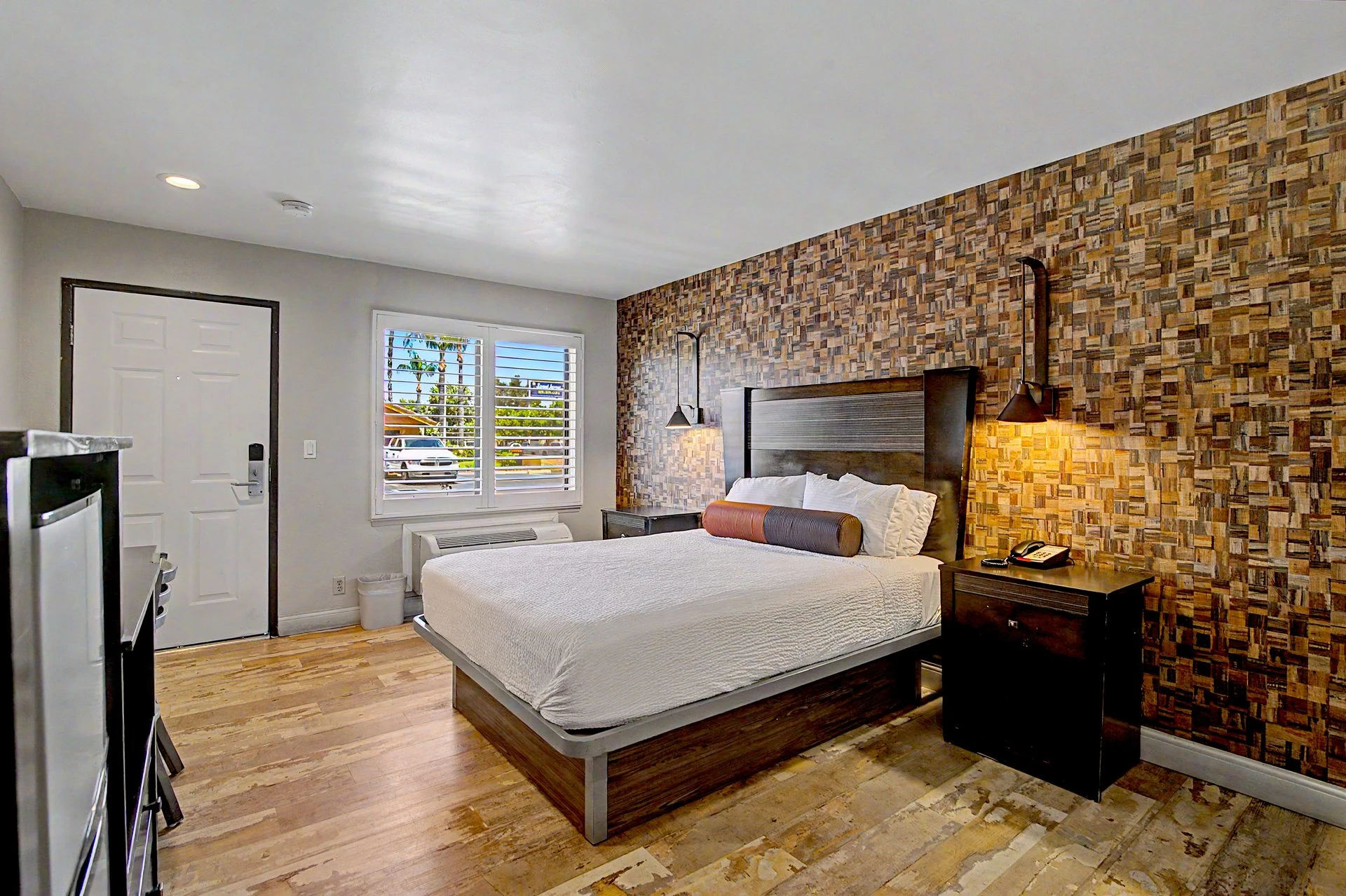 One Queen ADA room layouts